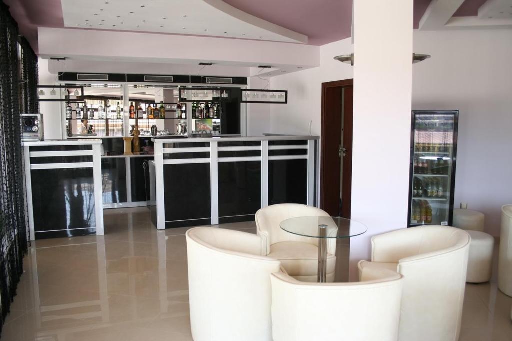 Hotel Akre Kavarna Dış mekan fotoğraf